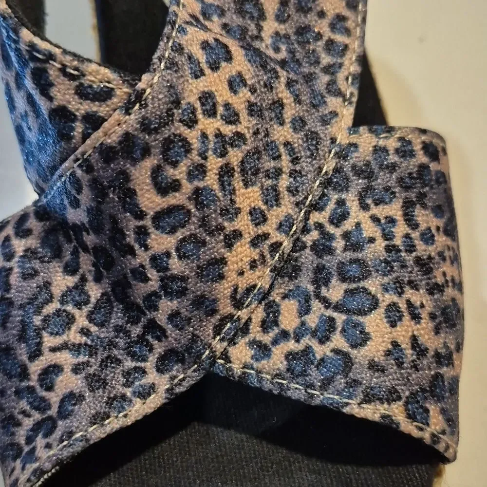 Skechers 6 Animal Print Fabric Rattan Wedges - NWOT